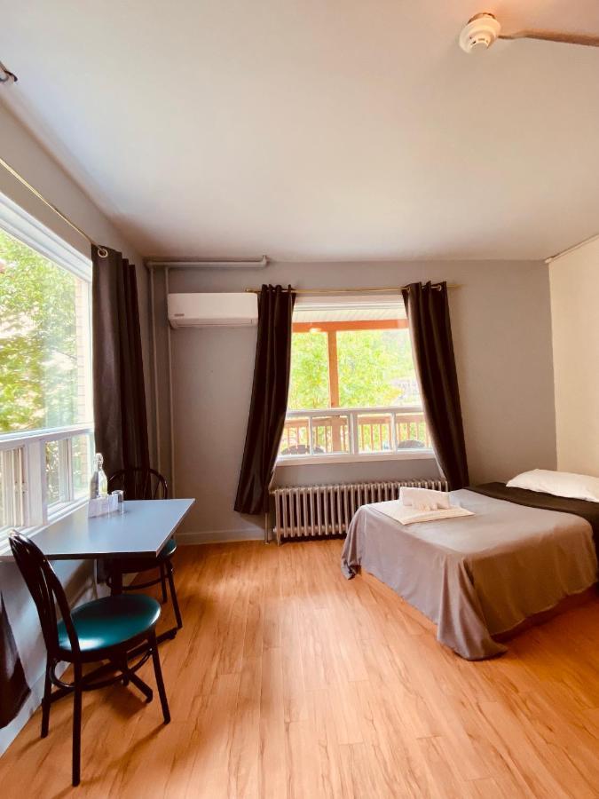 Auberge Du Presbytere De Riviere-Eternite Riviere Eternite Екстер'єр фото
