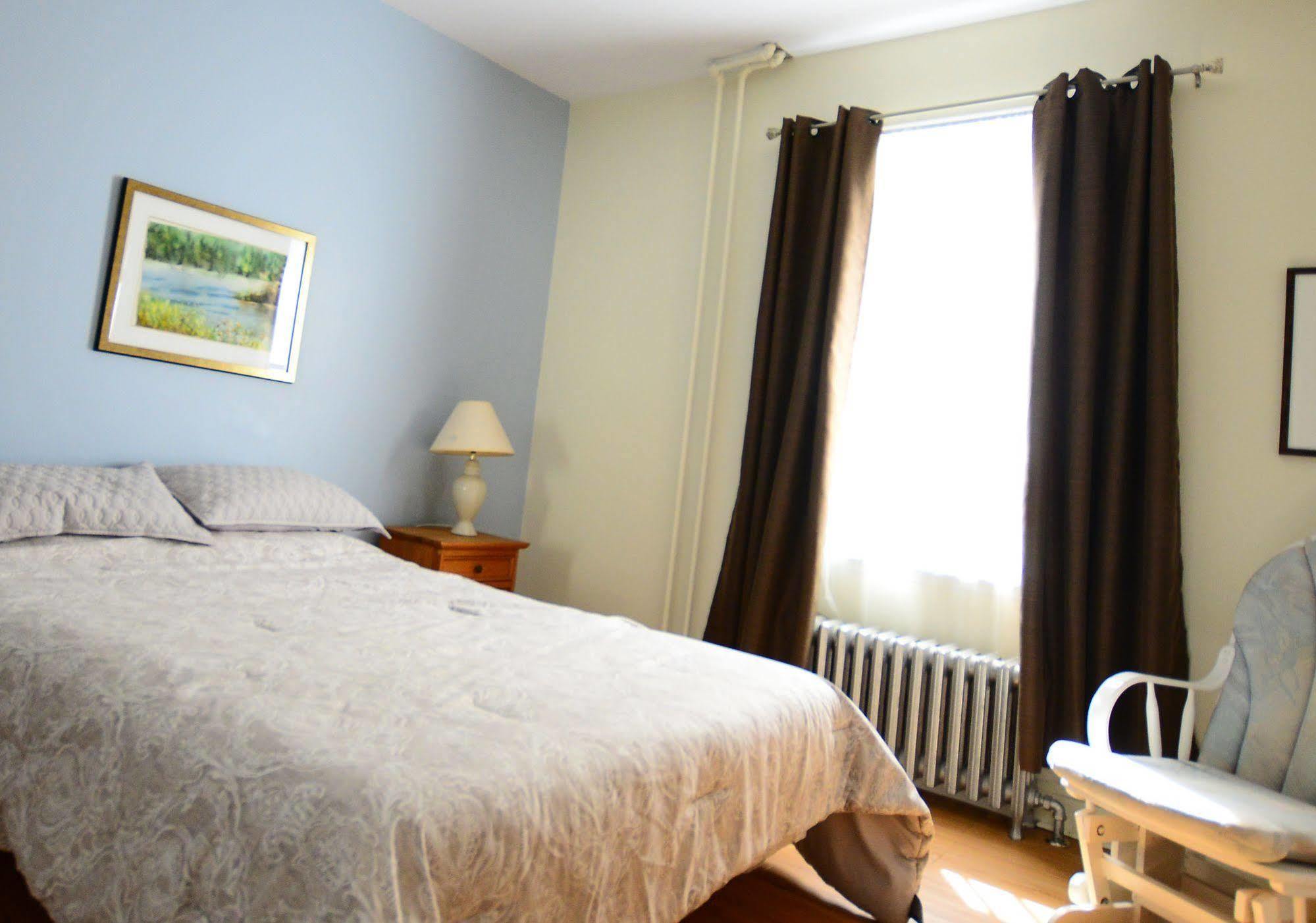 Auberge Du Presbytere De Riviere-Eternite Riviere Eternite Екстер'єр фото